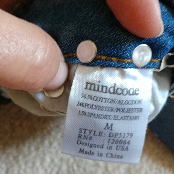 Nwt mindcode m high waisted denim shorts - Picture 4 of 4